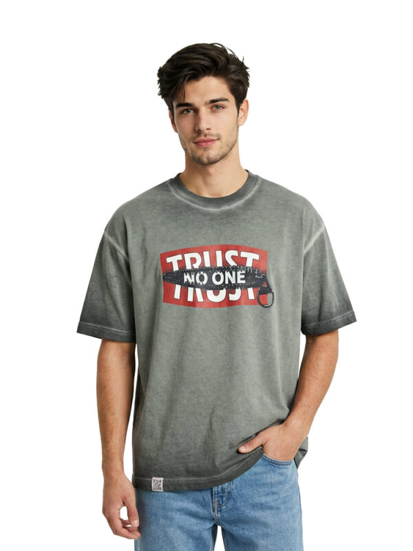 Coup -"Trust No One" Graphic Oversized T-shirt